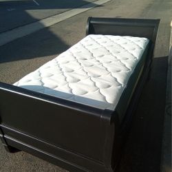 TWIN BED FRAME WITH BOX SPRING AND MATTRESS 