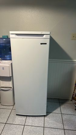 White Thomson Upright Freezer – Great Condition