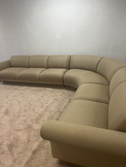 Sectional In Excellent Condition