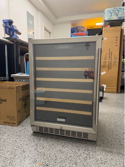 EdgeStar CWR530SZ Wine Cooler