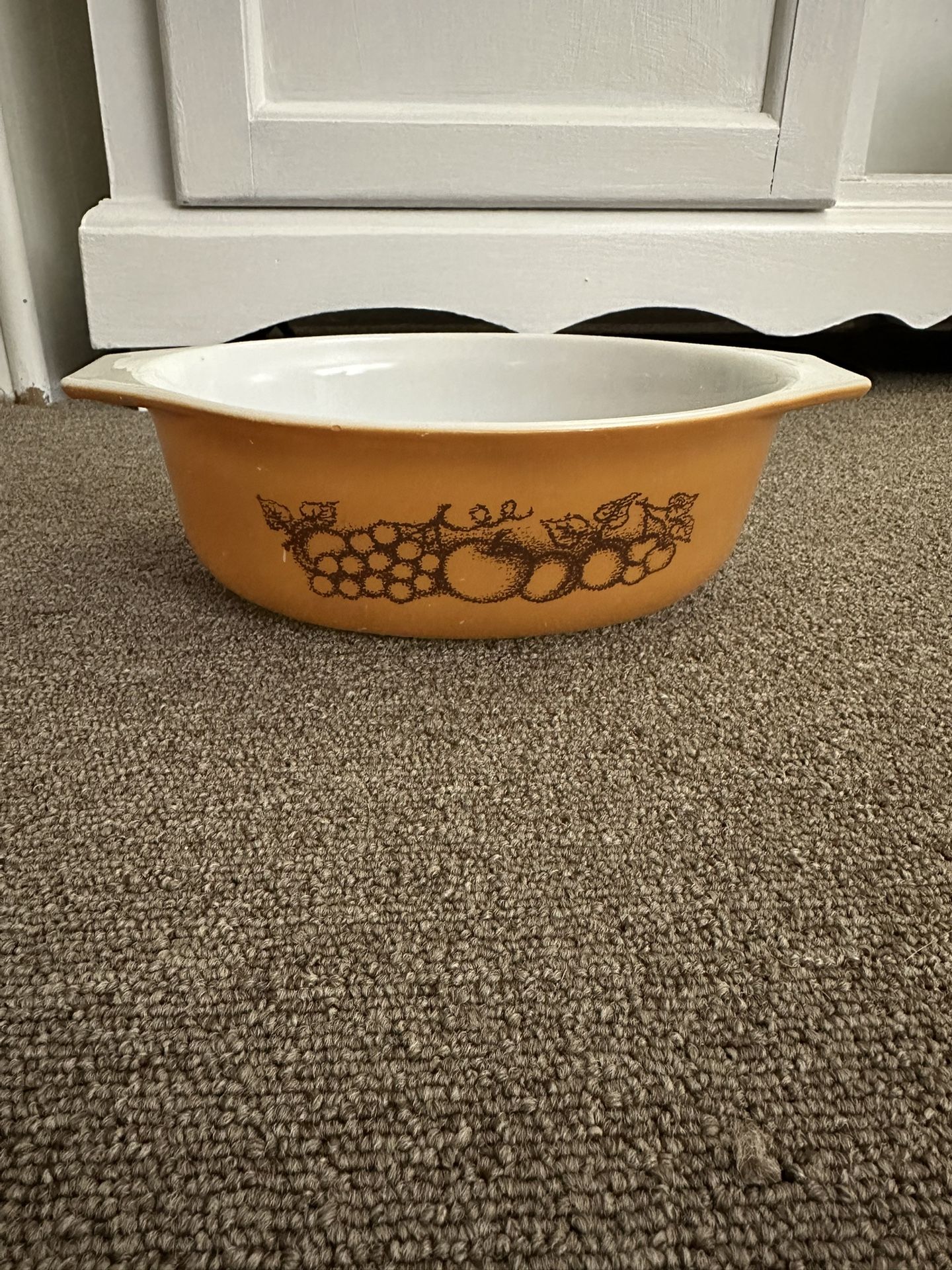 Pyrex Type Thing Fur Hot Dish, No Lids 