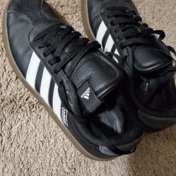 Boys Adidas Size 7