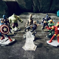 Disney Infinity 2.0 Marvel Figures Huge LOT 25 Pieces
