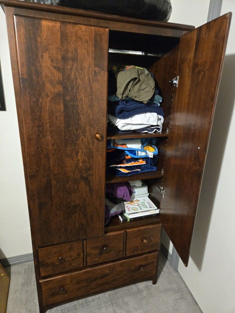 Solid Wood Bedroom Set – 3 Pieces – $300
