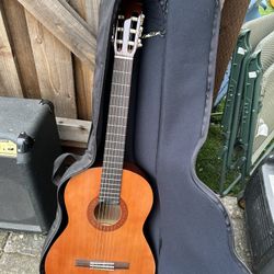 Yamaha C-40 Acoustic Guitar 