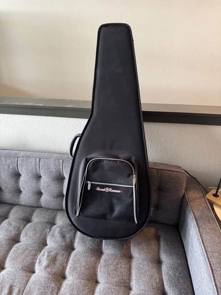 Roadrunner Semirigid Dreadnought Acoustic Guitar Case