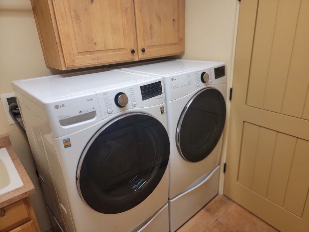 Matching LG washer And Dryer 