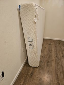 10" GEL Memory Form Mattress, Lightly Used