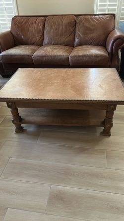Coffee table wood and leather