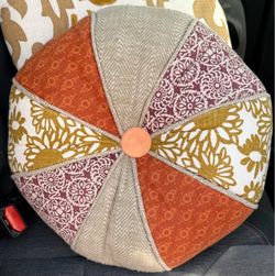 Handmade Patchwork Round Decorative Pillow / cushion