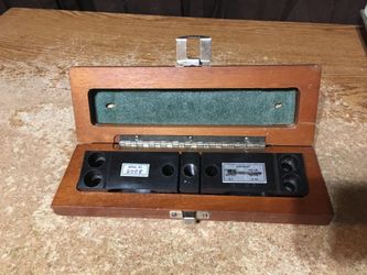 INSTRON SPECIMEN ALIGNMENT FIXTURE UNIVERSAL PRECISION SAMPLE CENTERING BLOCK
