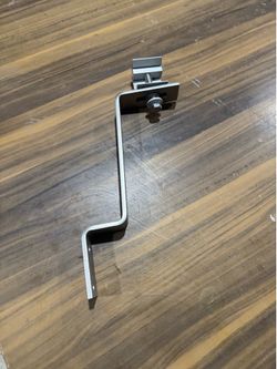 Flat tile hook