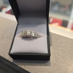 Women's Diamond Ring