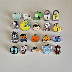 20 Disney trading pins lot set.Tradeable at all disney parks.