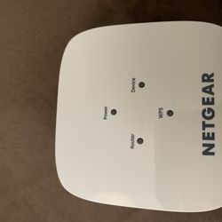 NETGEAR WiFi Range Extender EX2800 - Coverage up to 1200 sq.ft. and 20 Devices, WiFi Extender AC750