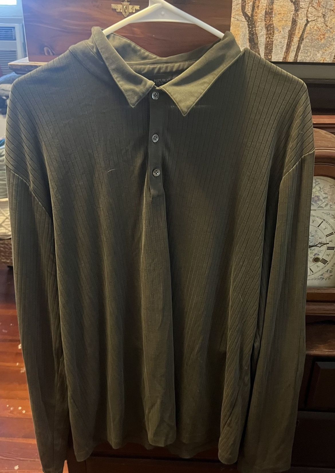 Banana Republic Men’s Long Sleeve Shirt – Size [L]