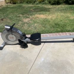 Sunny Fitness Rowing Machine