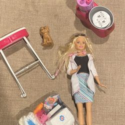 Barbie Doll/vet Clinic 