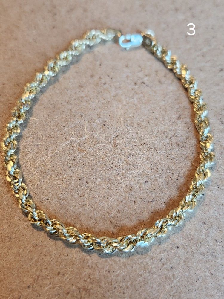 Beautiful 14kt Gold Bracelet