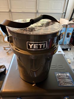 YETI LoadOut Bucket with Lid and Strap