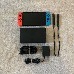 NINTENDO SWITCH OLED COMPLETE IN GREAT CONDITION