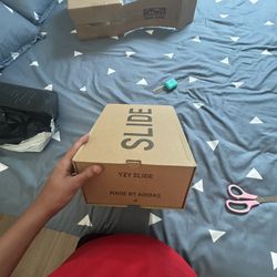Yeezys Slides 
