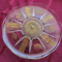 Vintage Beautiful Spinning Glass Cake Holder. 