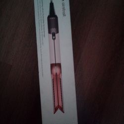 Dyson airstrait brand new