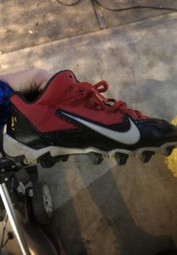 Boys Nike football cleats sz 2y