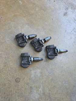 Tesla Model 3 TPMS sensor set