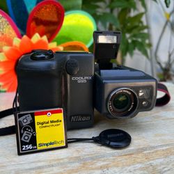 Nikon Coolpix 995 Digital Camera