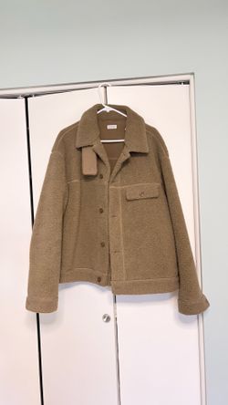 Burberry Fleece Jacket in Camel large $800 obo msrp 2500