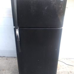 Kenmore Top Freezer Refrigerator 
