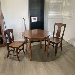 Dining room table and 2 chairs