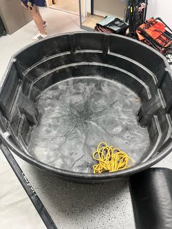 Plastic tub