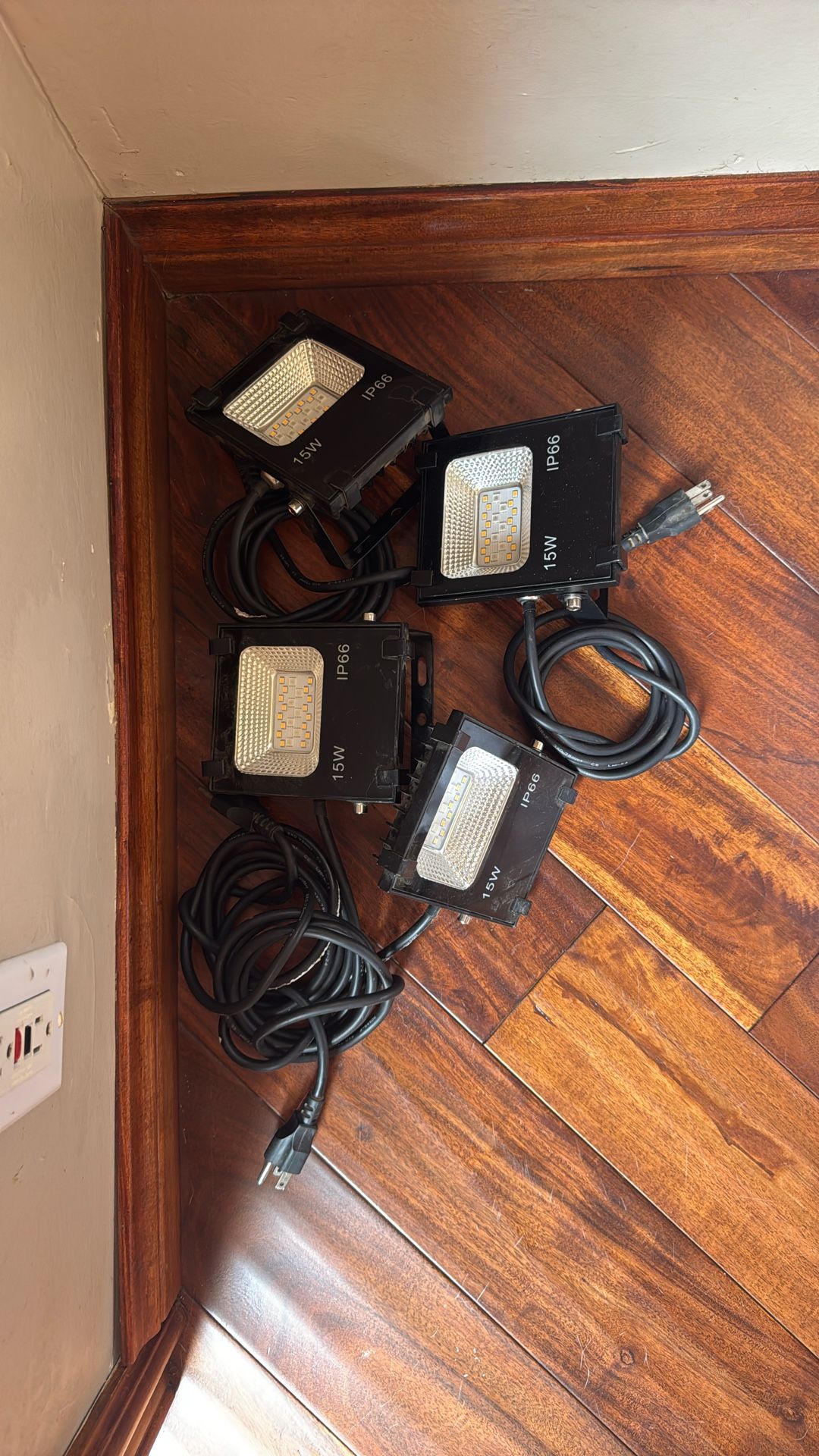 4 LED lights