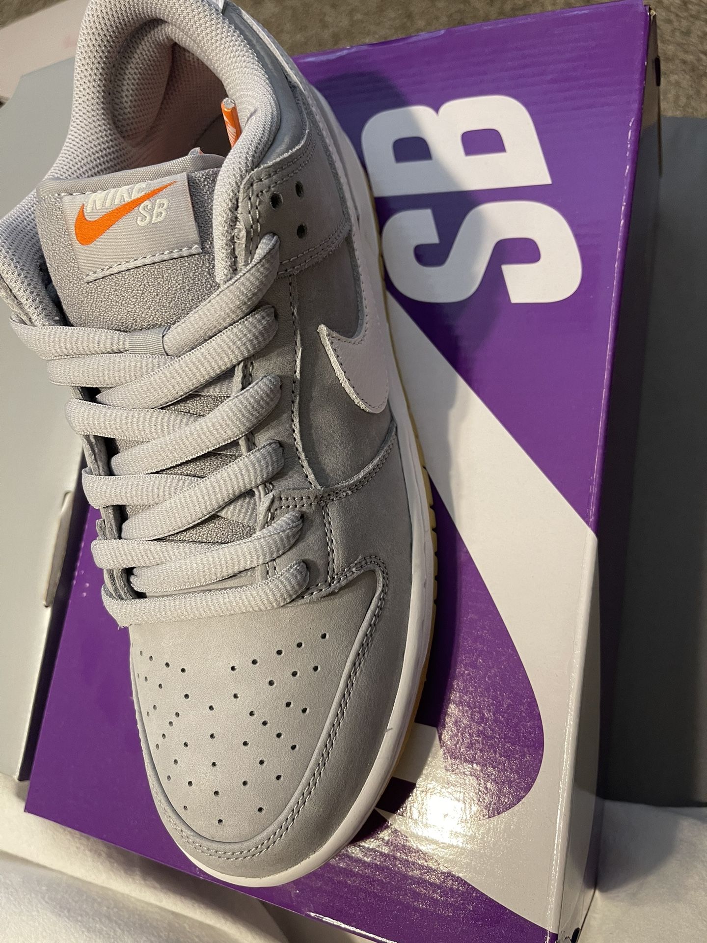 SB Dunk Low Wolf Grey