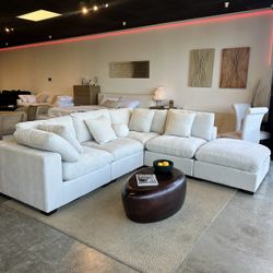 NEW RH Style Cloud Sectional 5 Seat Sofa Chaise With Ottoman 