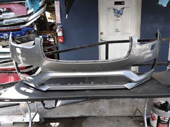 2016-2019 Volvo XC90 front bumper oem