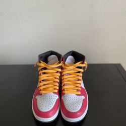 Jordan 1 Light Fusion Red