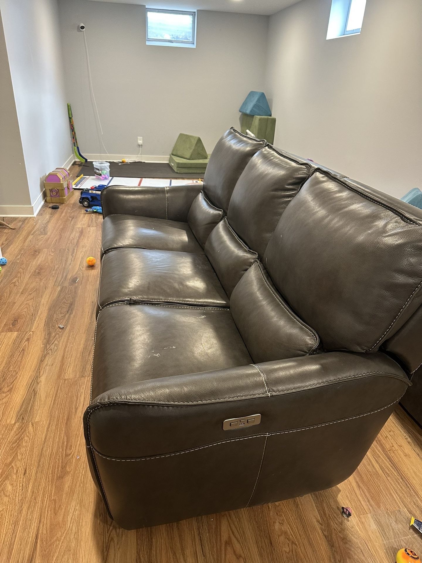 Leather Sofa With 2 Electric Recliners 1 Per Side
