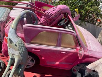 Free ride in battery operated Mercedes car