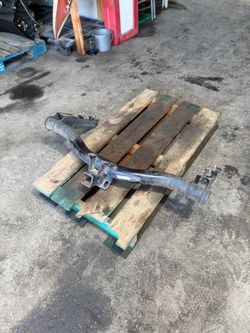2007-2013 Chevy Silverado 1500 / GMC Sierra 1500 TOW HITCH / TRAILER HITCH OEM