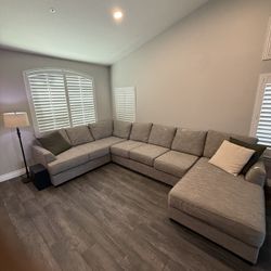 Gray 3 Piece LARGE L  shaped Sectional With Chase 