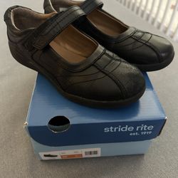 Stride Rite Size 2