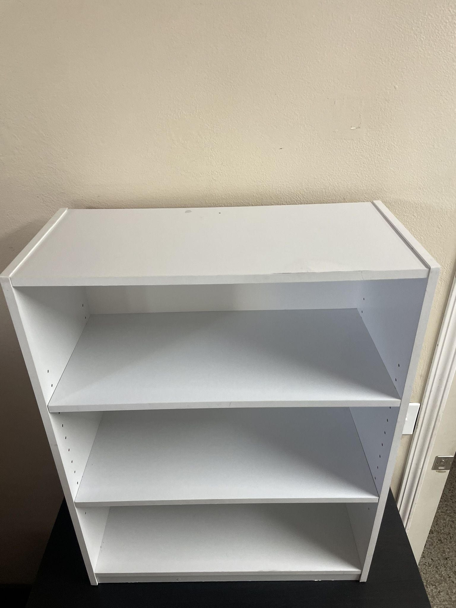 Bookcase 31.5” H 3 Adjustable Height Shelf’s 25”W estantería, estantes de altura regulable