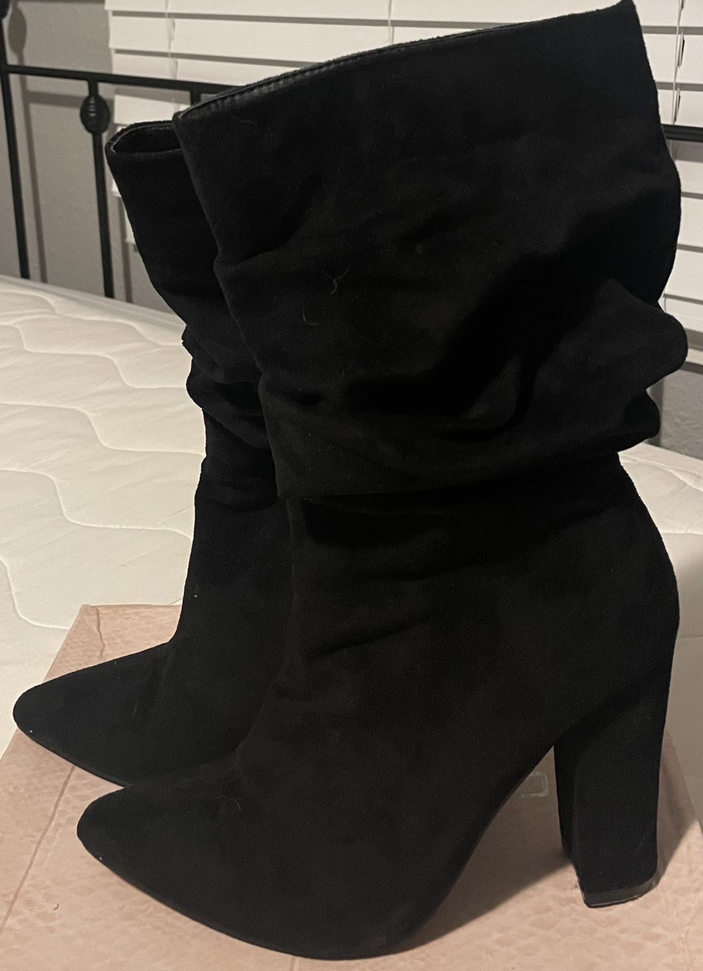 Women’s Forever 21 Black Suede Mid Calf Boot! Size 7.5