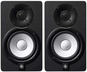 Yamaha HS5 5" 70W Powered Two-Way Studio Monitor, with 5" Woofer and 1" Tweeter (Black)
