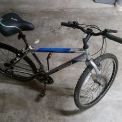 Huffy 26" Male Mountain Bikr