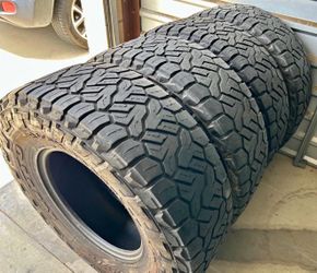 35x12.50r18 Nitto tires en Excelentes condiciones de vida las 4